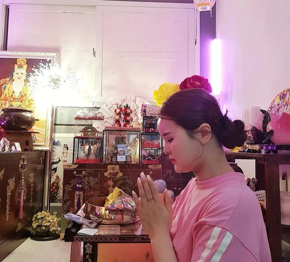 탈북무당 서리화 사진 2